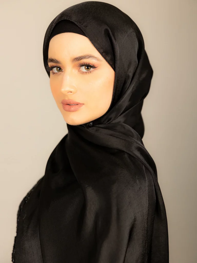 hijab brillo negro